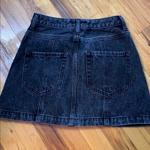 Black skirt from abercrombie - Picture 2 of 3